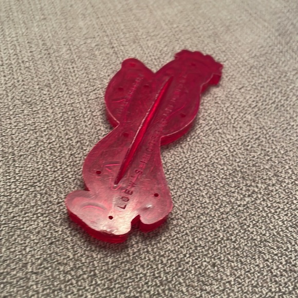 Vintage Loew’s Incorporated 1956 Red Transparent Plastic ROOSTER Cookie Cutter - Picture 9 of 9